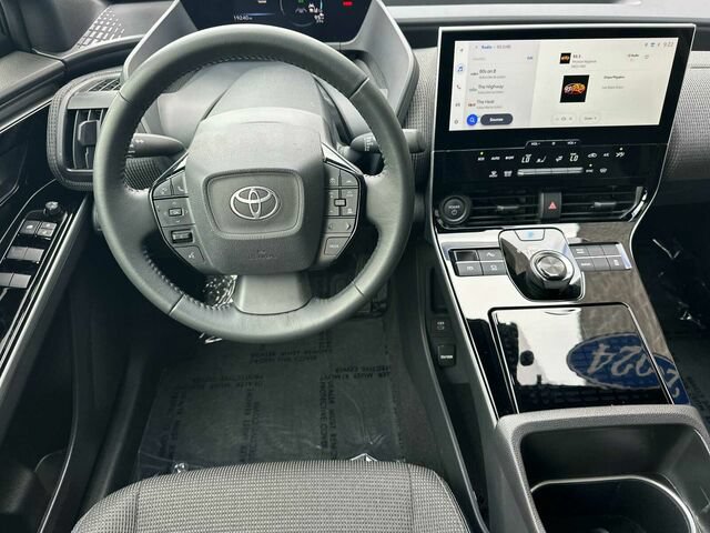 Used 2024 Toyota bZ4X FWD image 17
