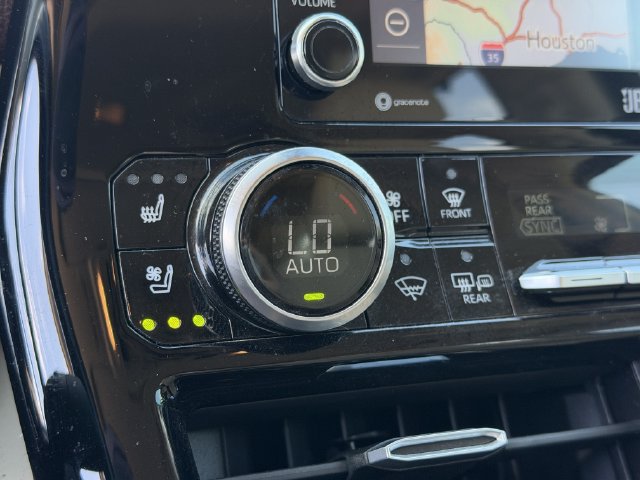 Used 2020 Toyota Highlander Limited FWD image 21