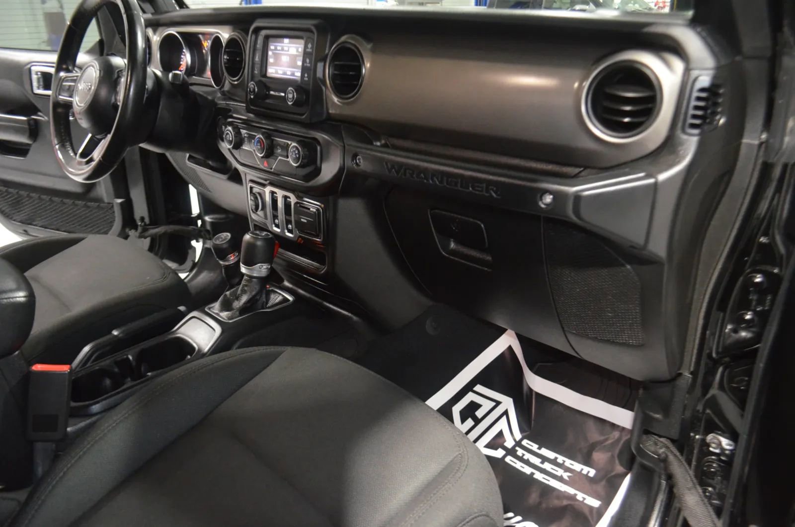 Used 2020 Jeep Wrangler Sport image 20