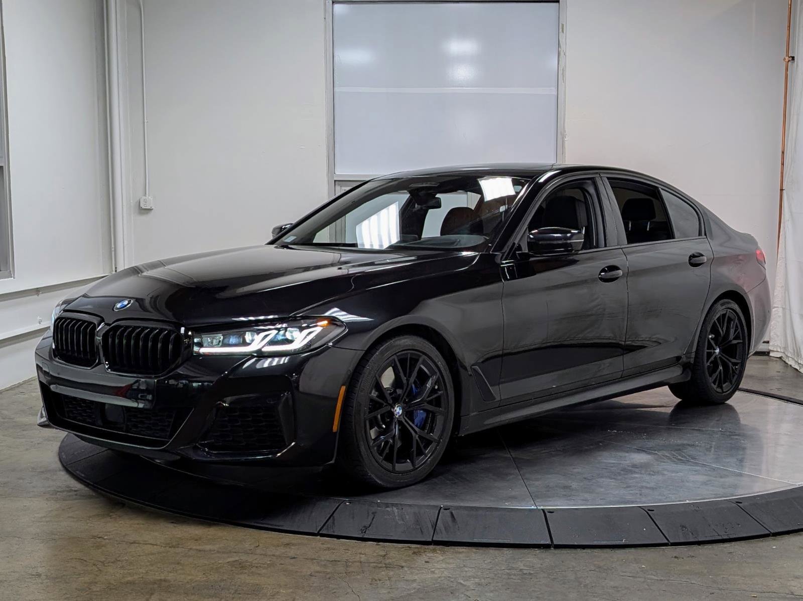 Used 2022 BMW M550i xDrive image 4