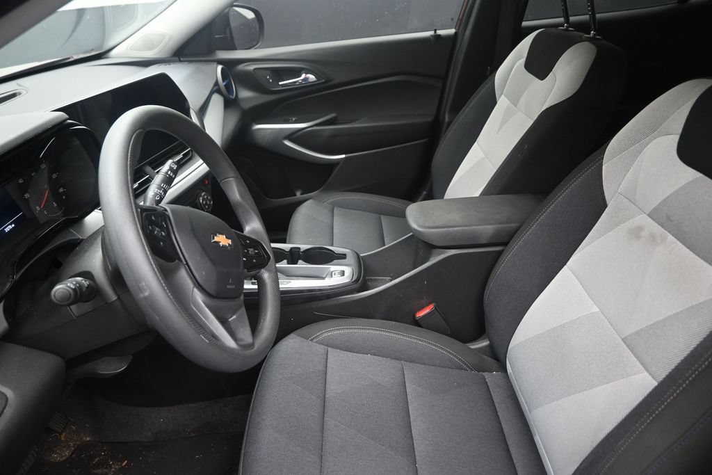 Used 2024 Chevrolet Trax LS FWD image 12