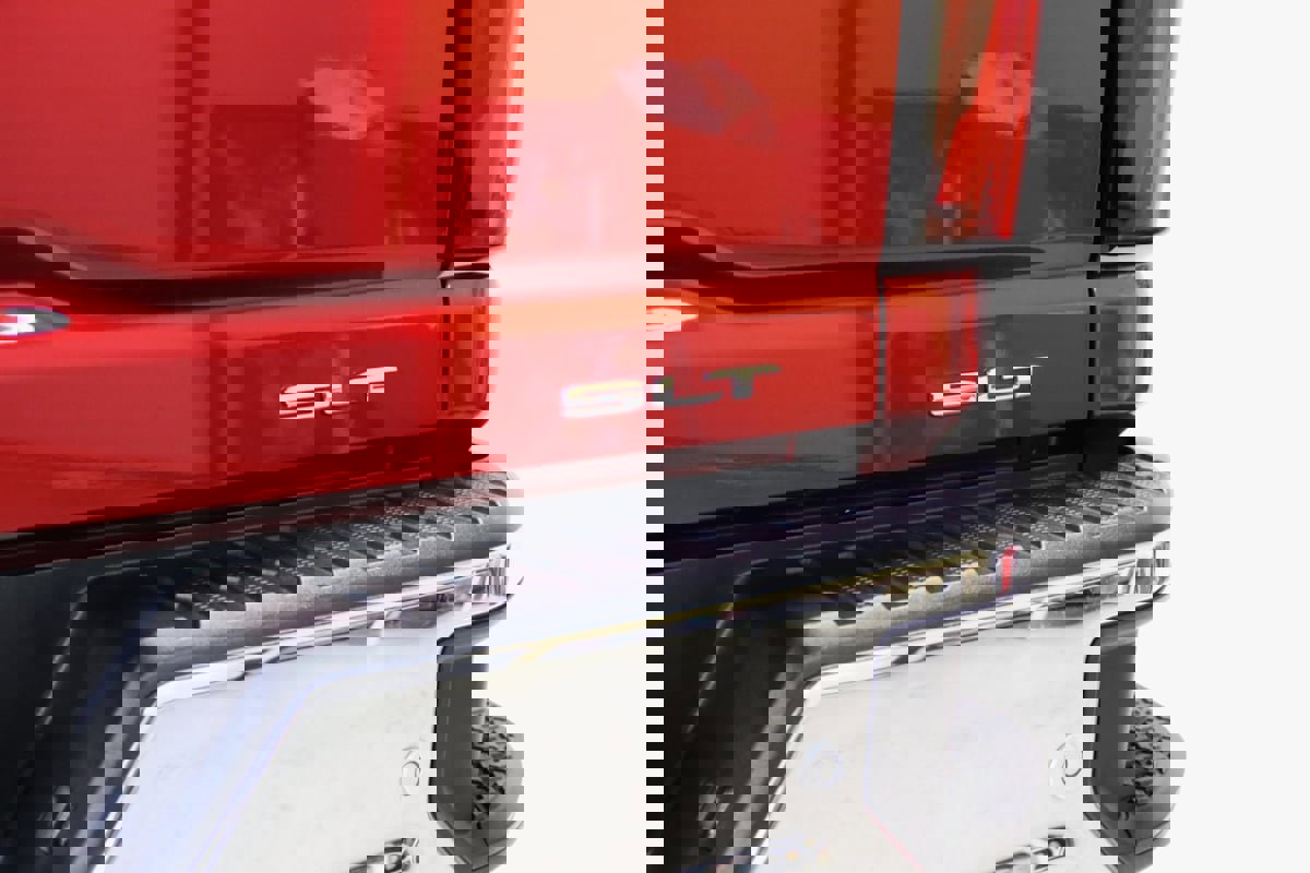 Used 2025 GMC Sierra 3500 SLT w/ SLT Premium Package image 82