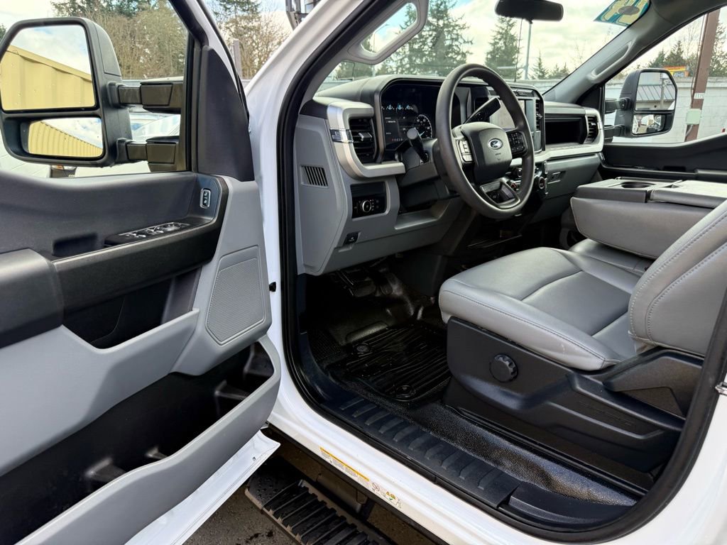 Used 2024 Ford F450 XL w/ XL Chrome Package image 31
