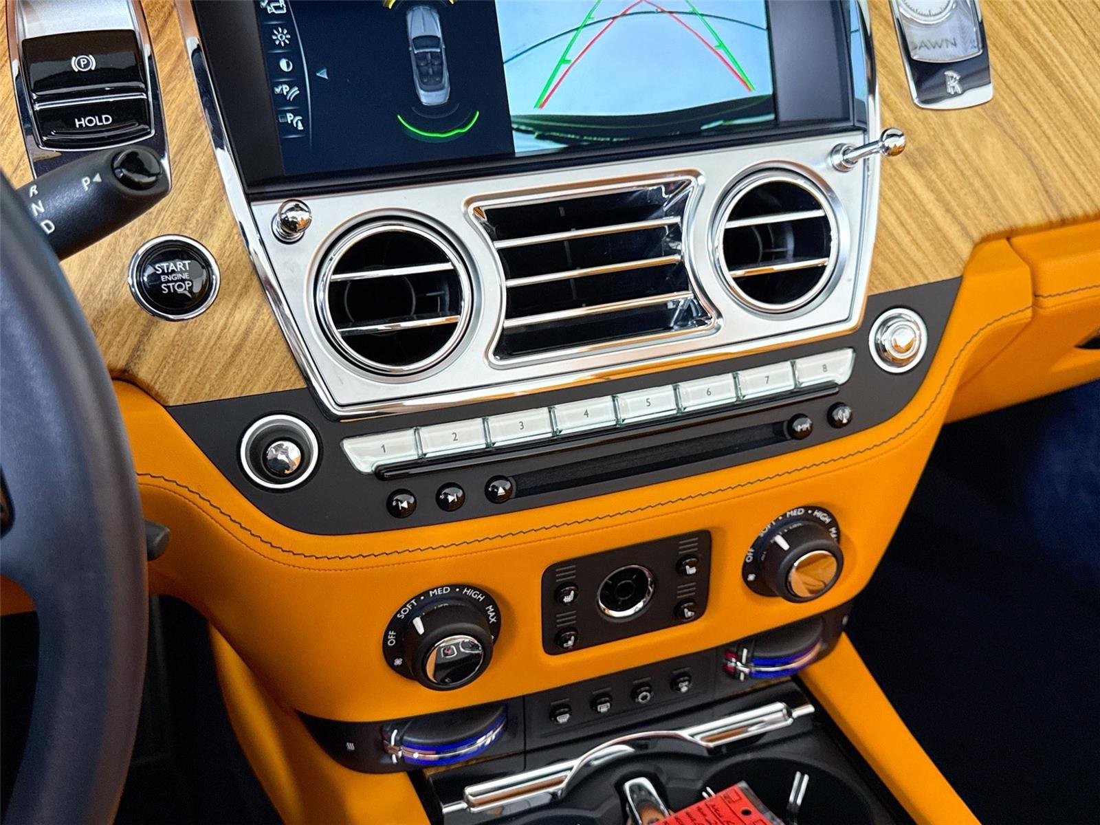 Used 2021 Rolls-Royce Dawn image 22