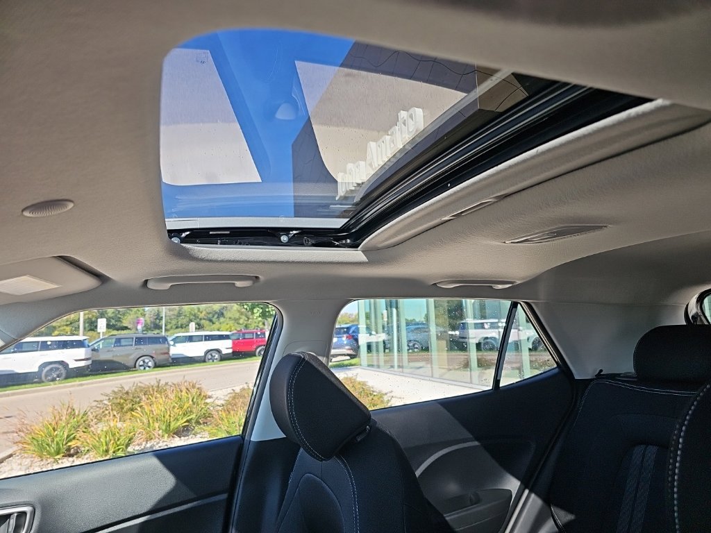 New 2026 Hyundai Venue SEL FWD image 28