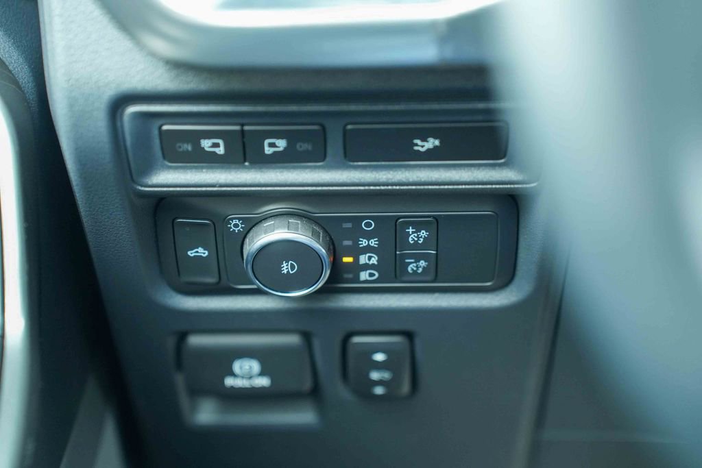 Used 2022 Ford F150 Lariat w/ Equipment Group 502A High AWD/4WD image 24