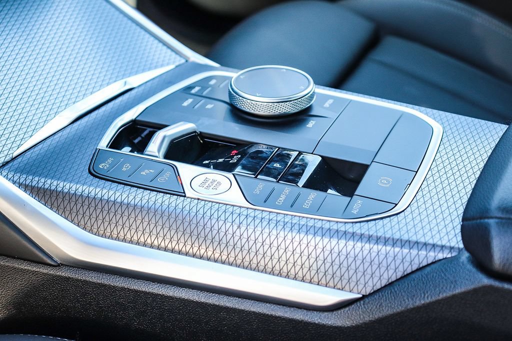 Used 2025 BMW M340i xDrive AWD/4WD image 19
