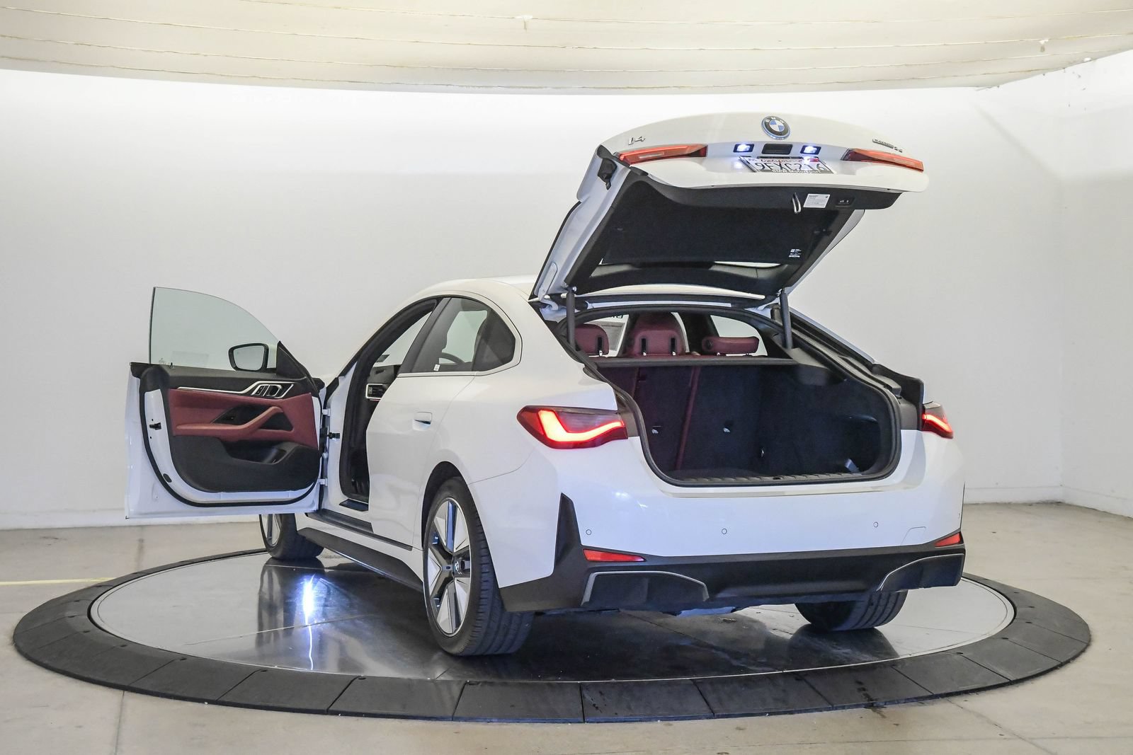 Certified 2023 BMW i4 eDrive35 RWD image 24