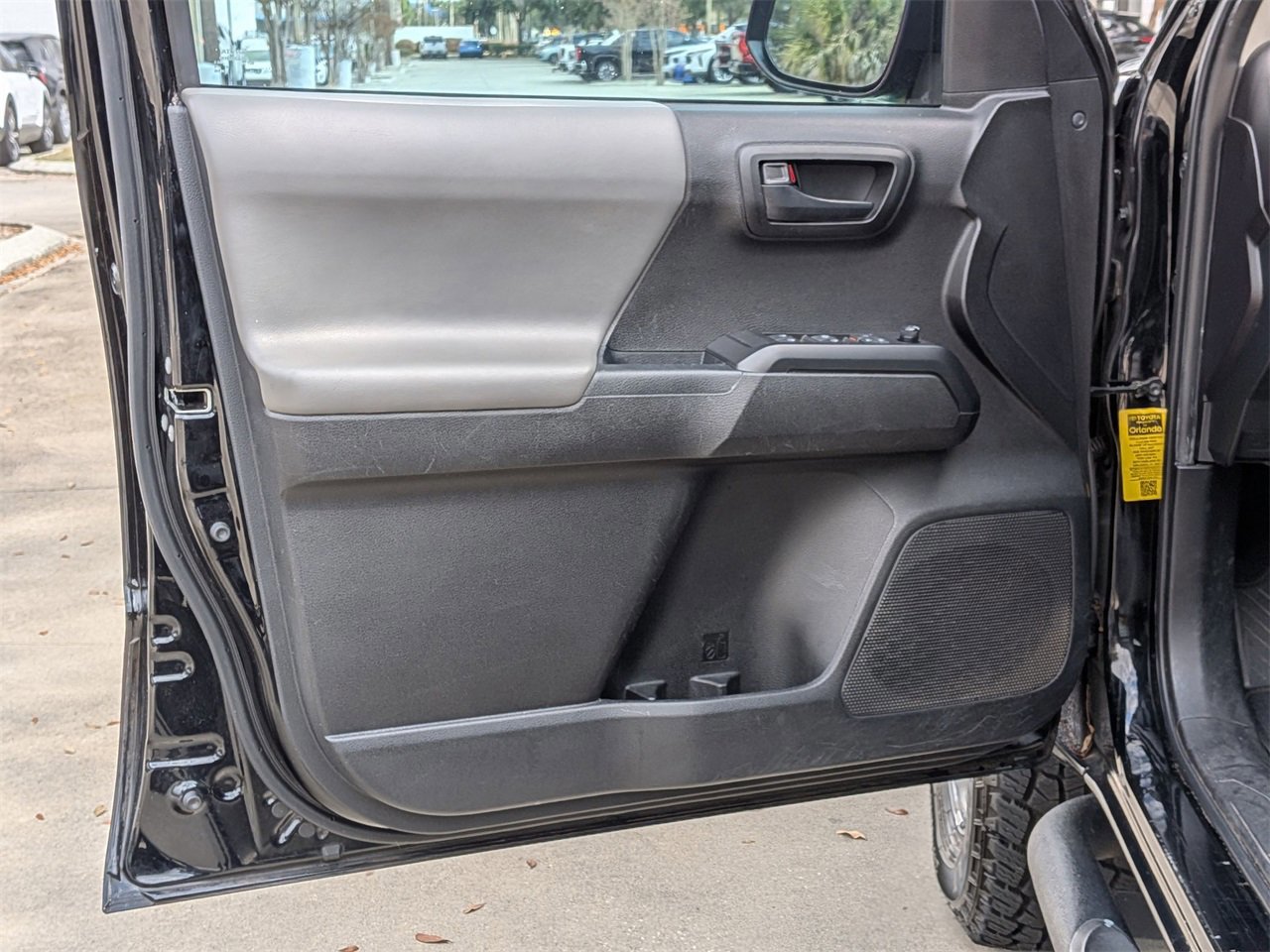 Used 2022 Toyota Tacoma SR image 7