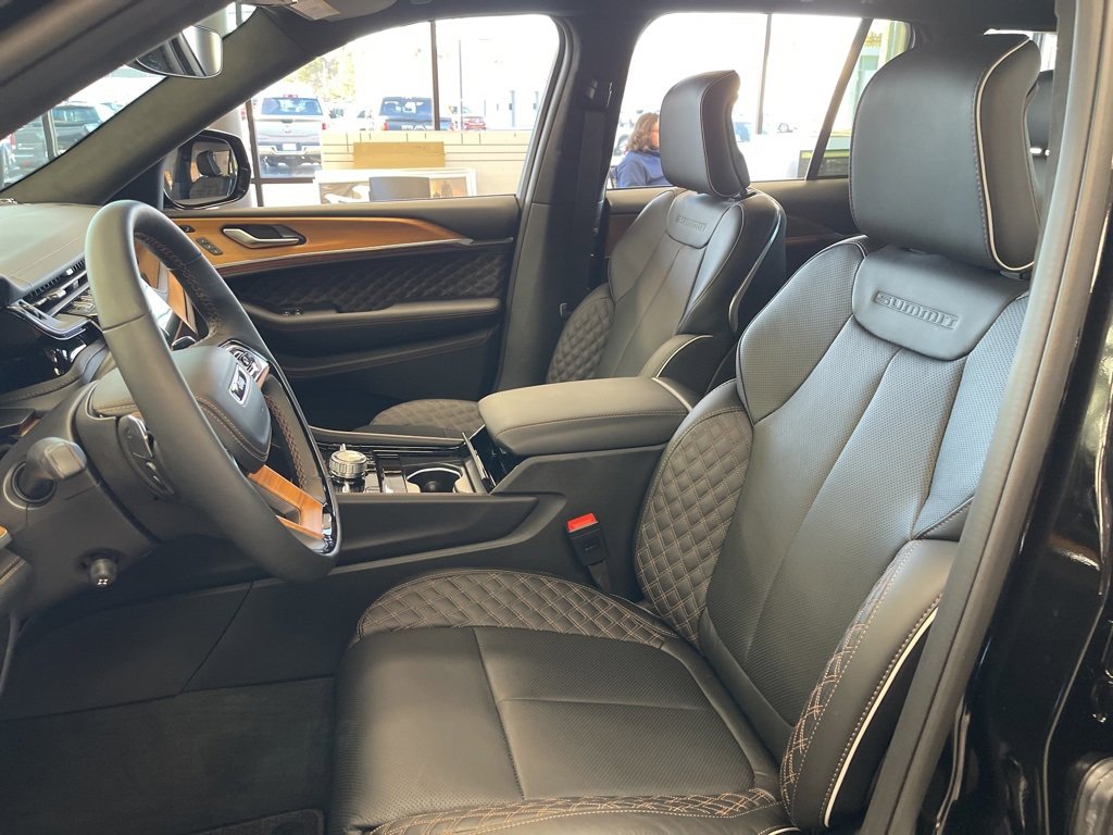 New 2025 Jeep Grand Cherokee Summit image 18