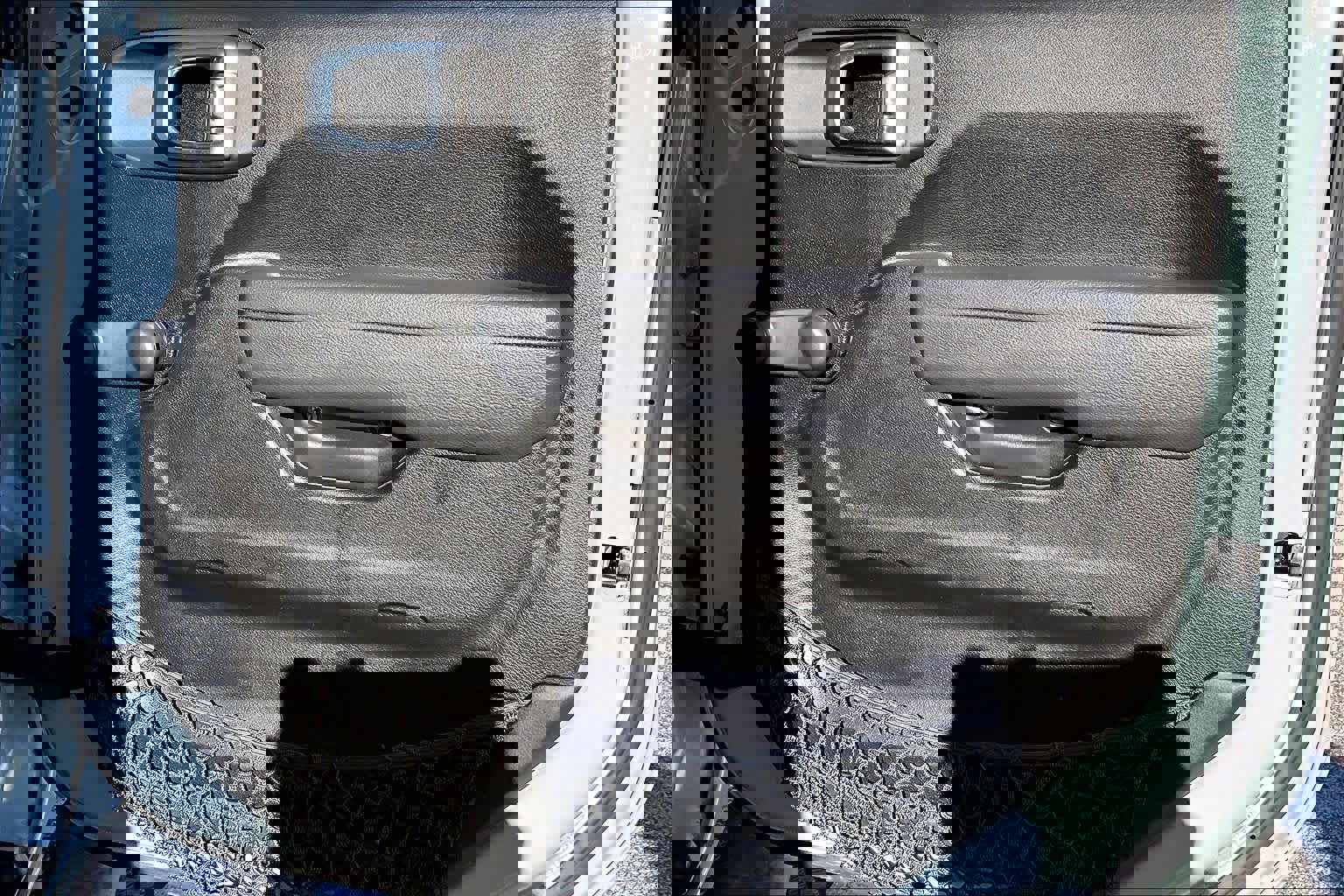 Used 2023 Jeep Wrangler Sport image 22