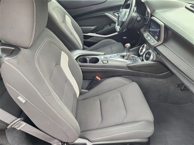 Used 2021 Chevrolet Camaro LT w/ Technology Package image 31