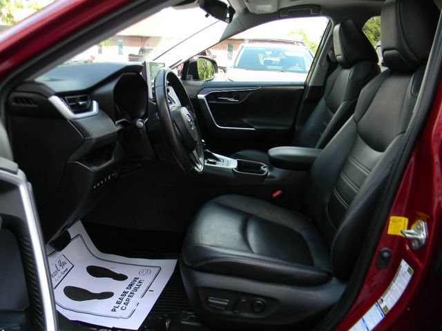 Used 2020 Toyota RAV4 Limited AWD/4WD image 19