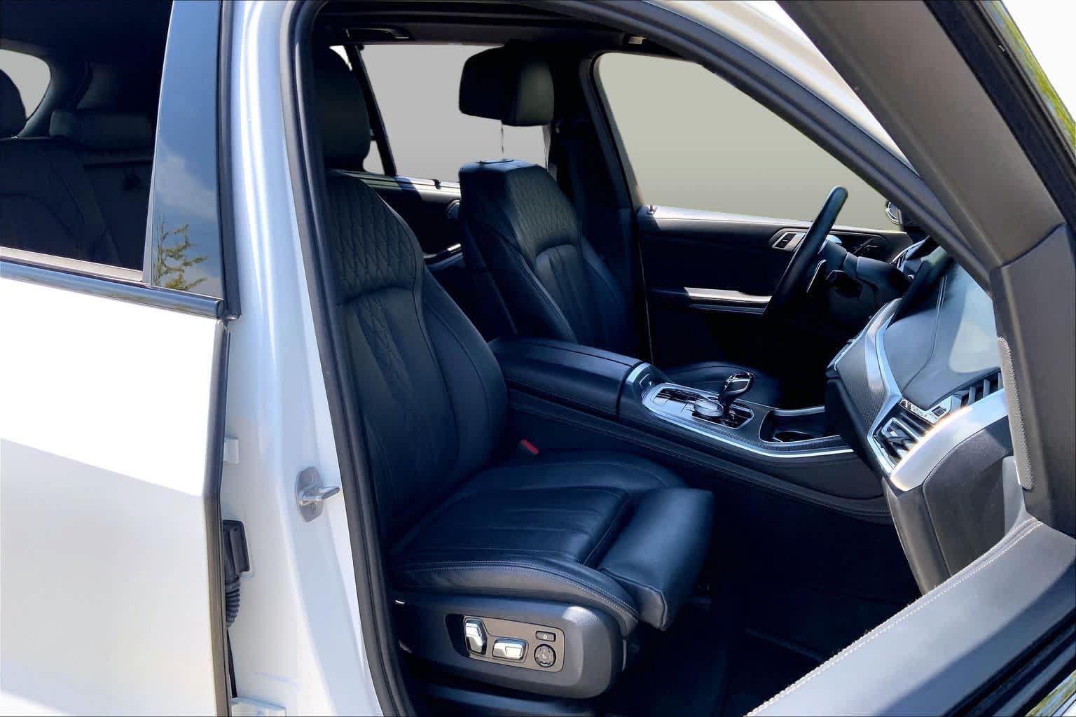 Used 2020 BMW X5 M50i w/ Executive Package AWD/4WD image 8