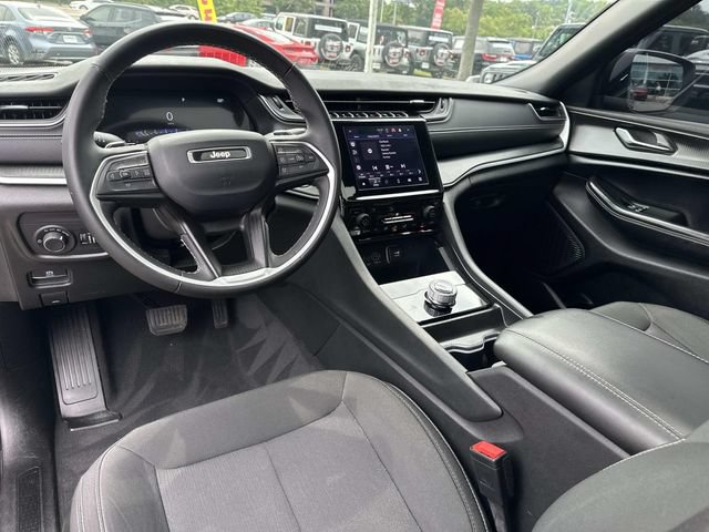 Used 2024 Jeep Grand Cherokee L Laredo AWD/4WD image 21