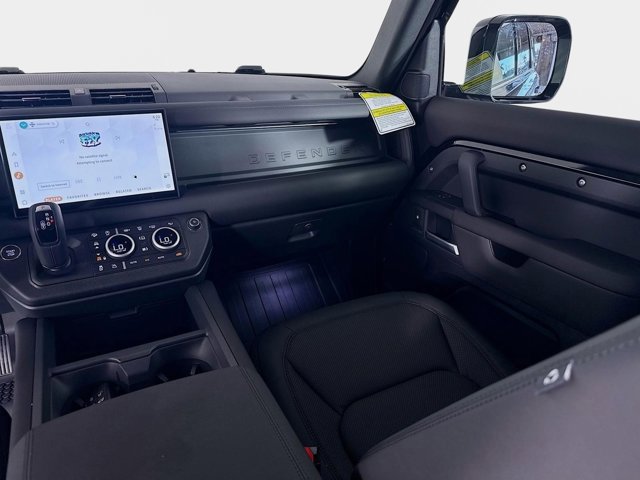 Used 2025 Land Rover Defender 110 S image 26