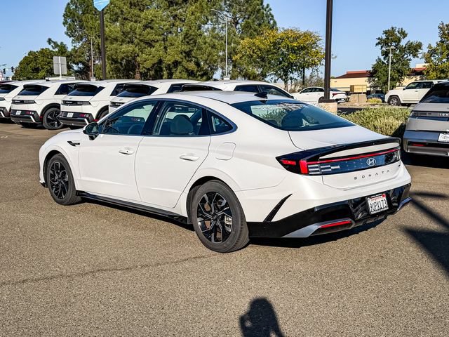 Used 2025 Hyundai Sonata SEL AWD/4WD image 2