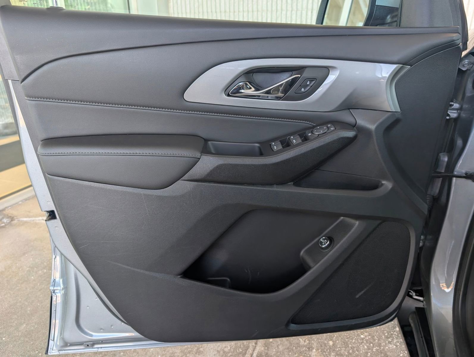 Used 2023 Chevrolet Traverse LT w/ LPO, Floor Liner Package image 7