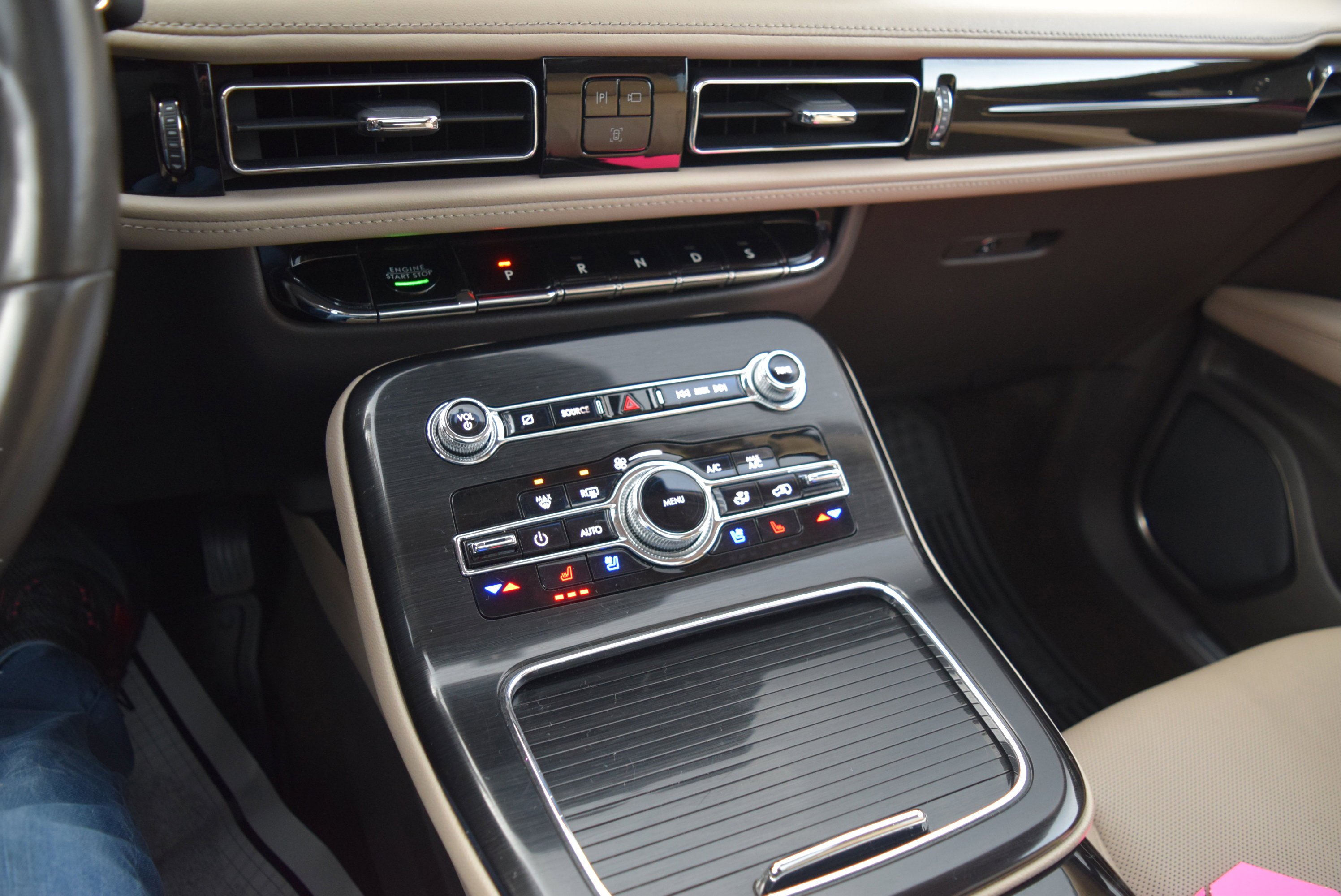 Used 2021 Lincoln Nautilus Reserve image 16