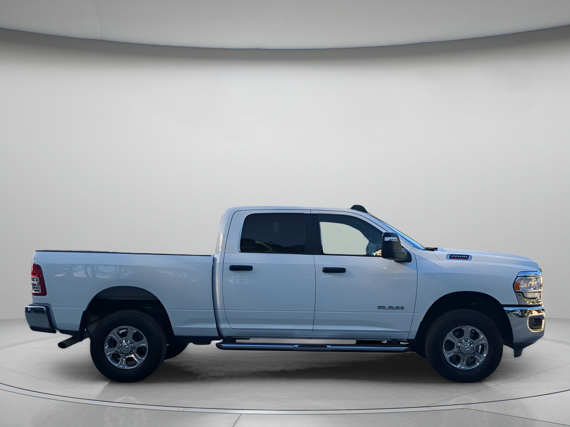 Used 2024 RAM 2500 Big Horn AWD/4WD image 39