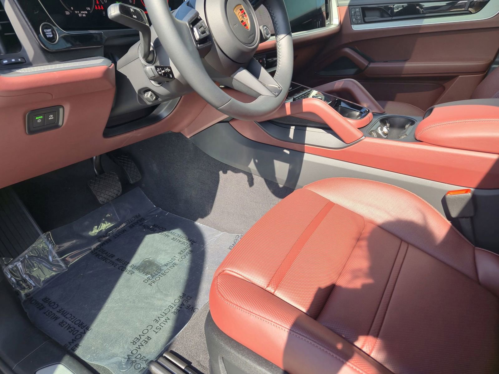 Certified 2025 Porsche Cayenne E-Hybrid image 17