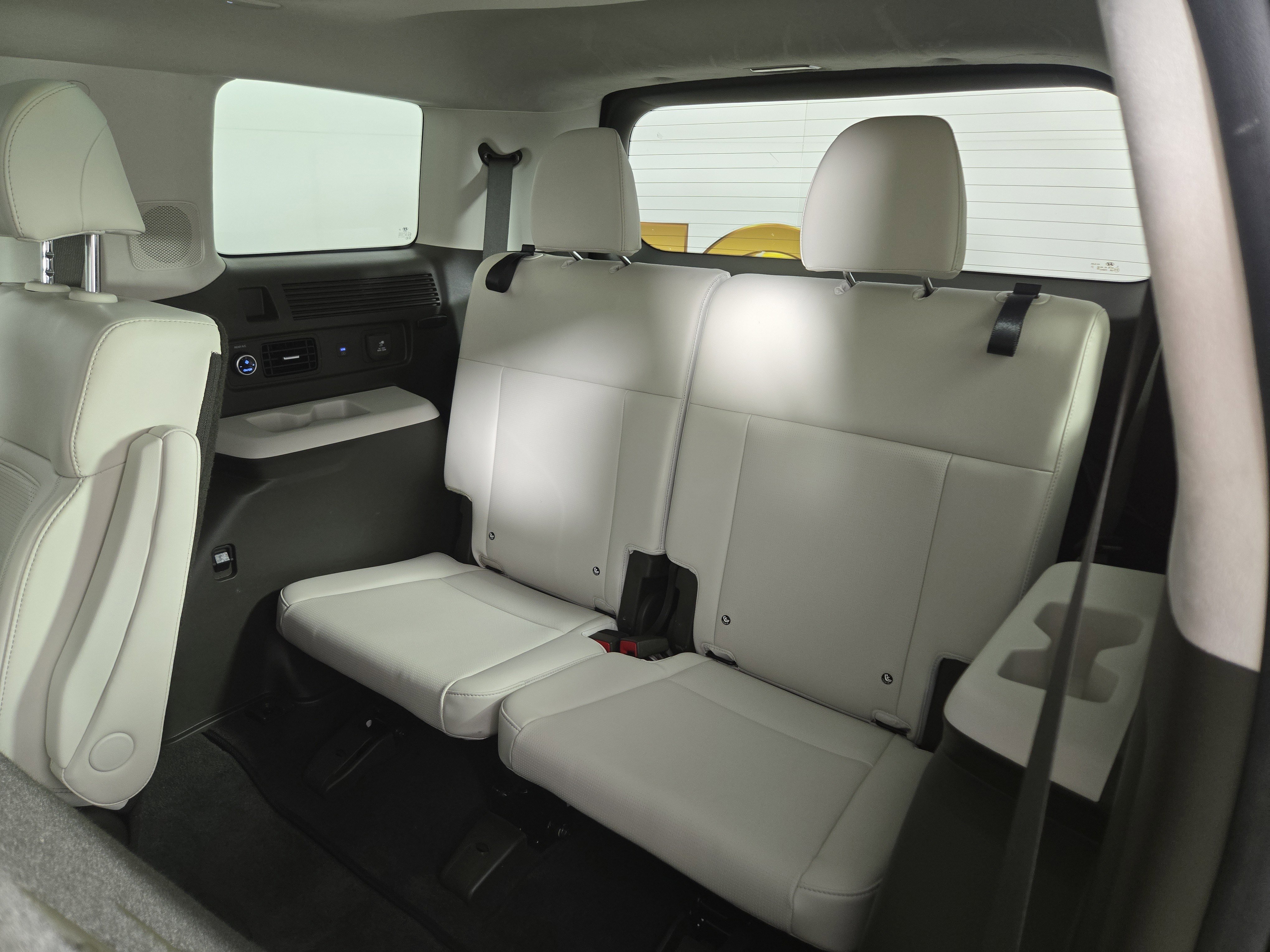 Used 2024 Hyundai Santa Fe Calligraphy image 13