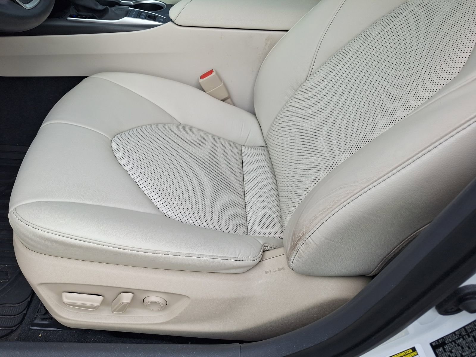 Used 2024 Toyota Camry XLE w/ Cold Weather Package image 15