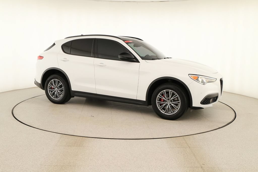 Used 2023 Alfa Romeo Stelvio Sprint RWD image 9