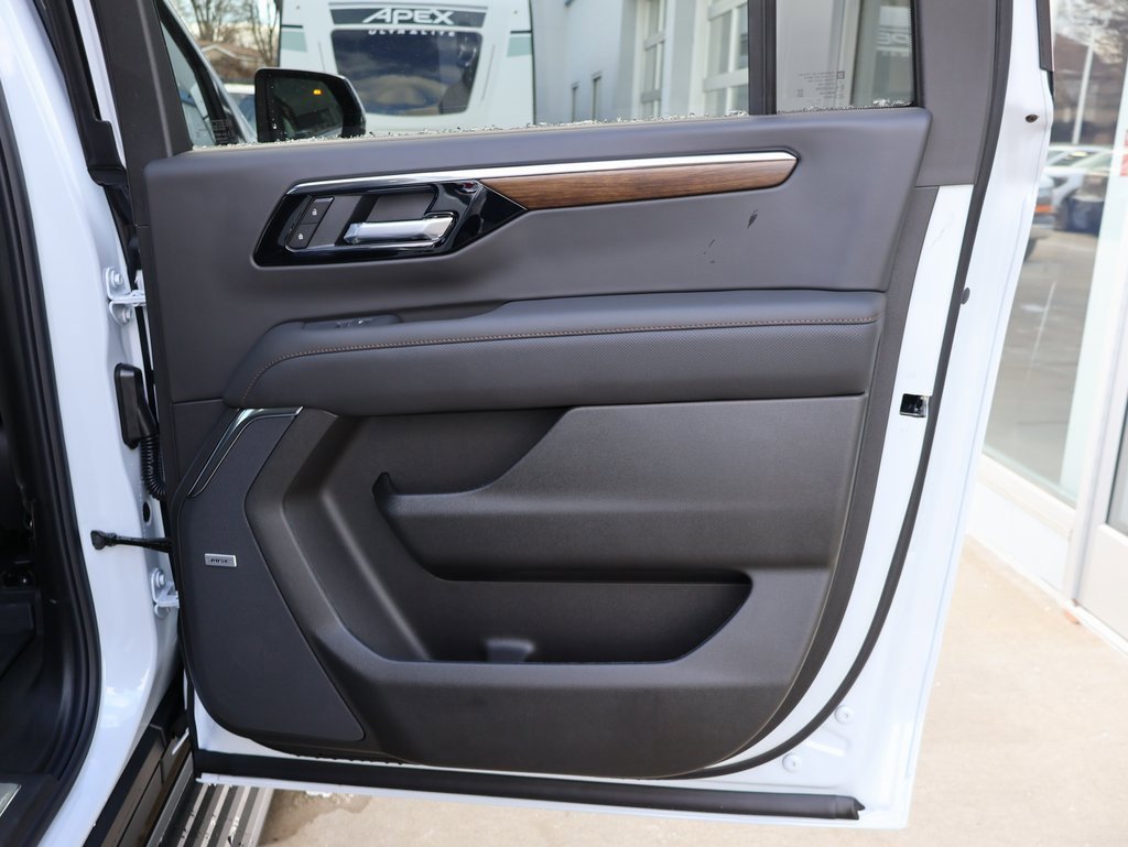 New 2026 Chevrolet Suburban High Country image 42