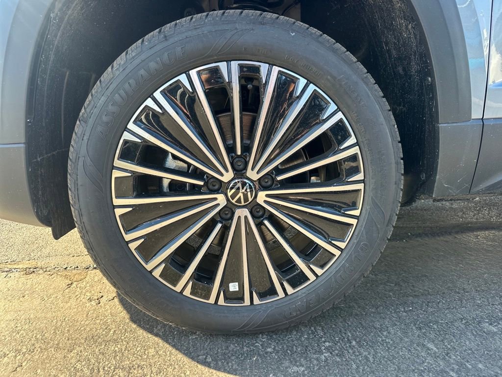 New 2026 Volkswagen Taos S image 19