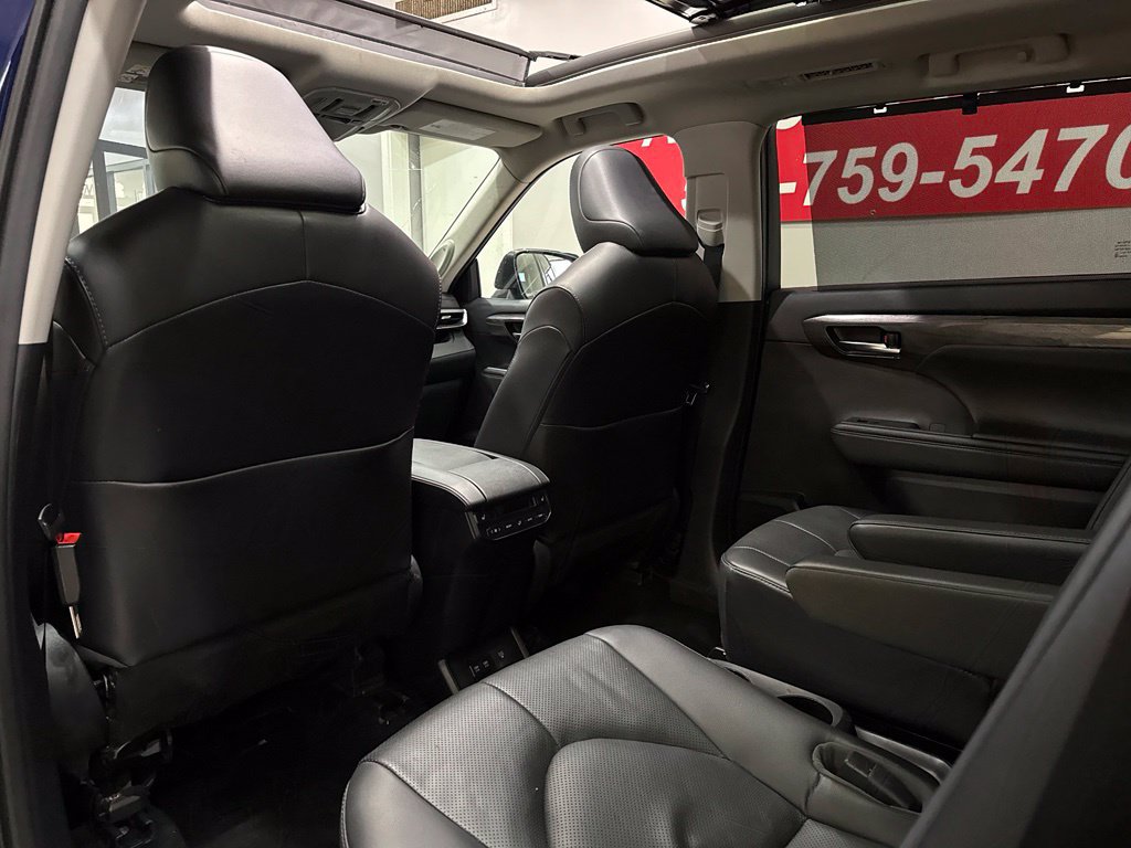 Used 2020 Toyota Highlander Platinum AWD/4WD image 16