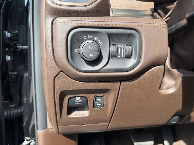 Used 2026 RAM 1500 Limited AWD/4WD image 13