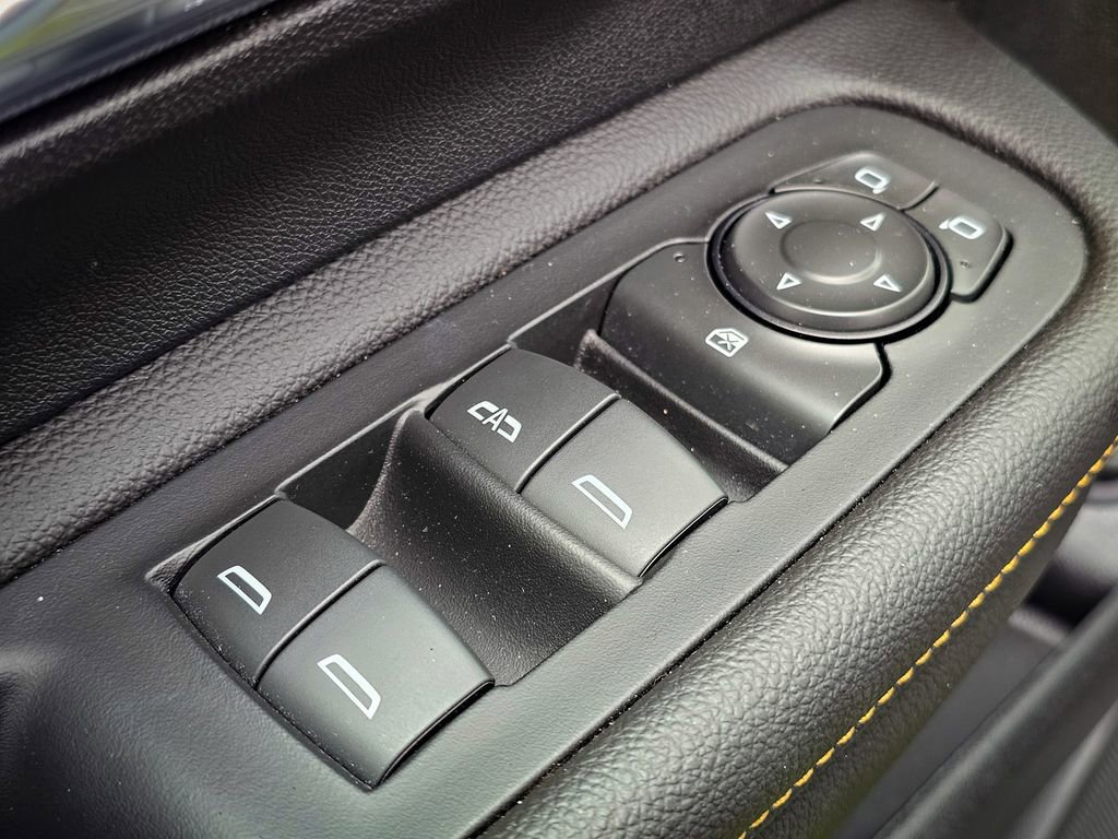 Certified 2022 GMC Terrain AT4 w/ Tech Package AWD/4WD image 11