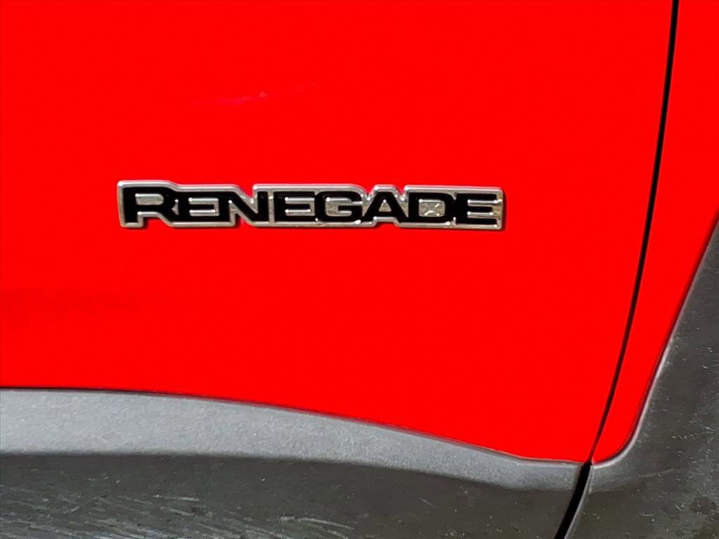 Used 2022 Jeep Renegade Latitude w/ Sun/Sound Group image 11