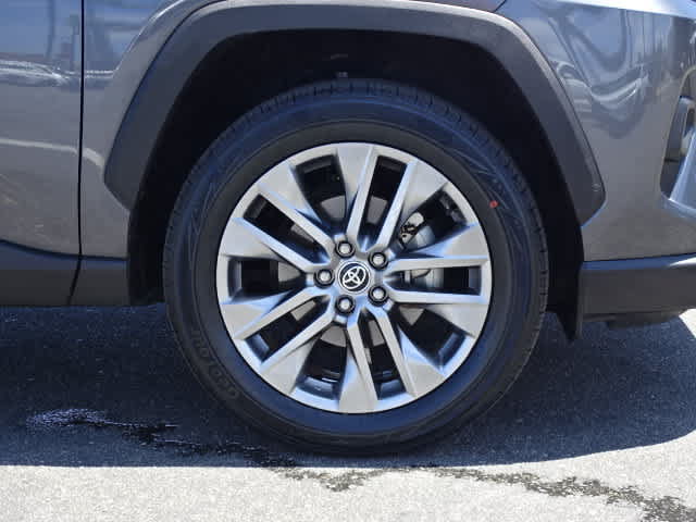 Used 2023 Toyota RAV4 XLE Premium AWD/4WD image 7