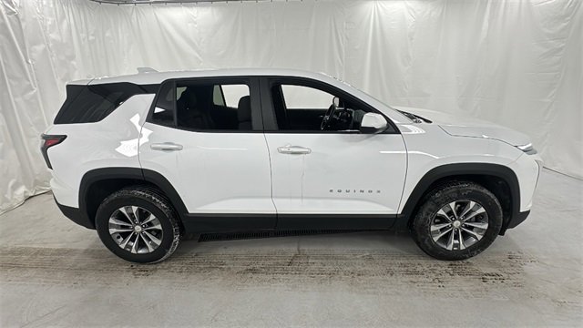 Used 2025 Chevrolet Equinox LT image 2
