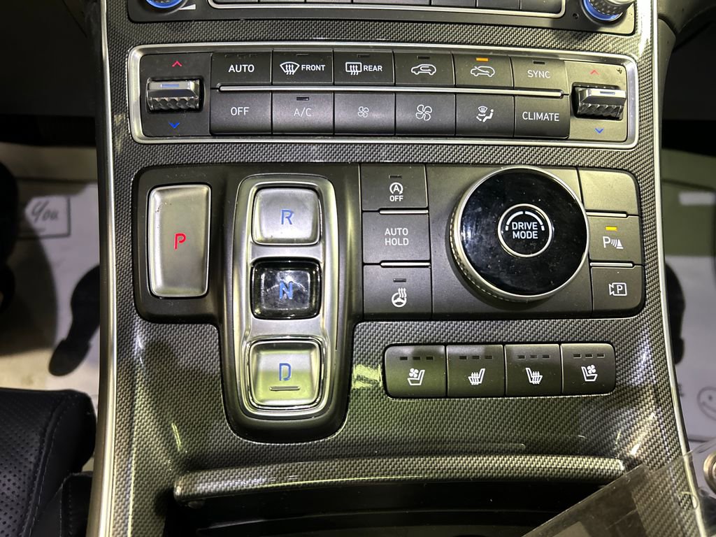 Used 2021 Hyundai Santa Fe Limited image 18