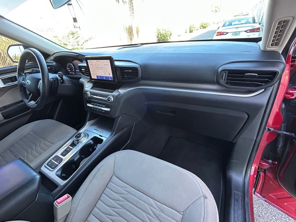 Used 2020 Ford Explorer XLT image 38