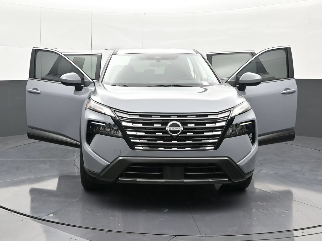 Used 2026 Nissan Rogue SV FWD image 32