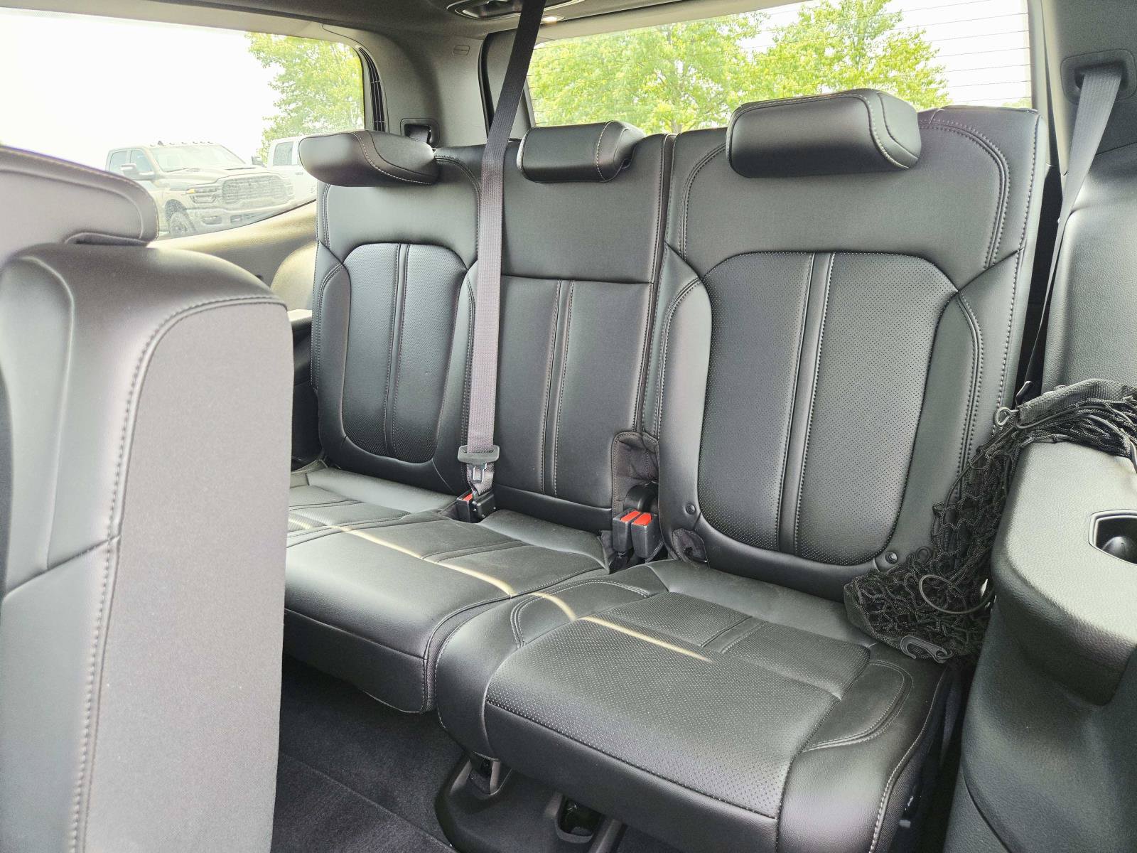 Used 2025 Jeep Wagoneer 4WD w/ Convenience Group I image 15