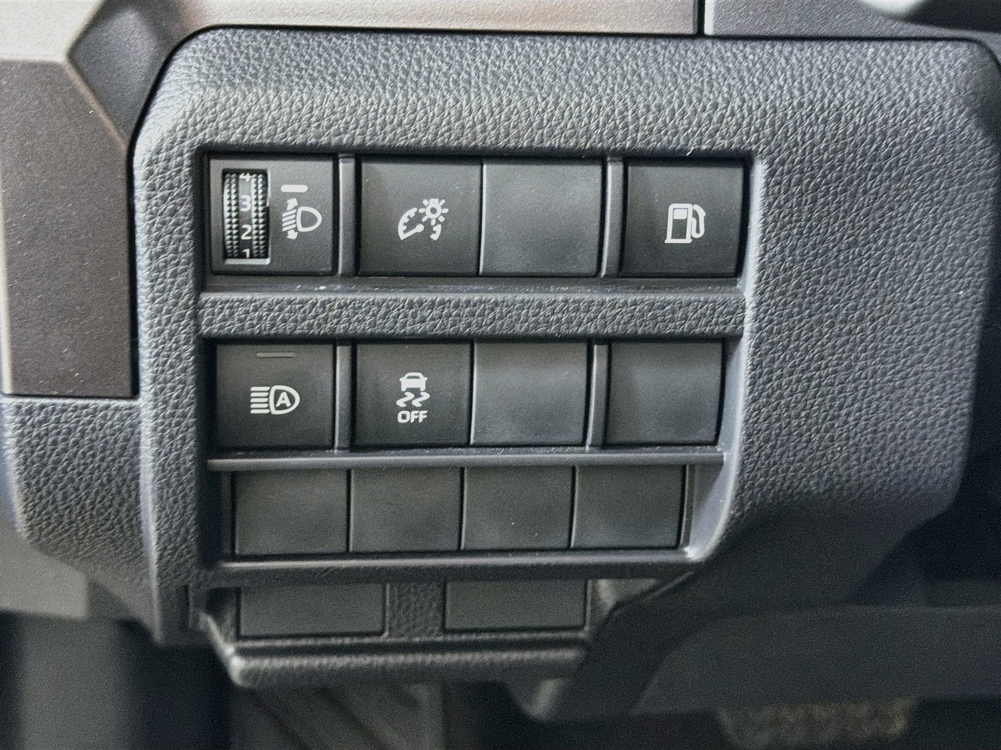 Used 2025 Toyota 4Runner SR5 AWD/4WD image 16