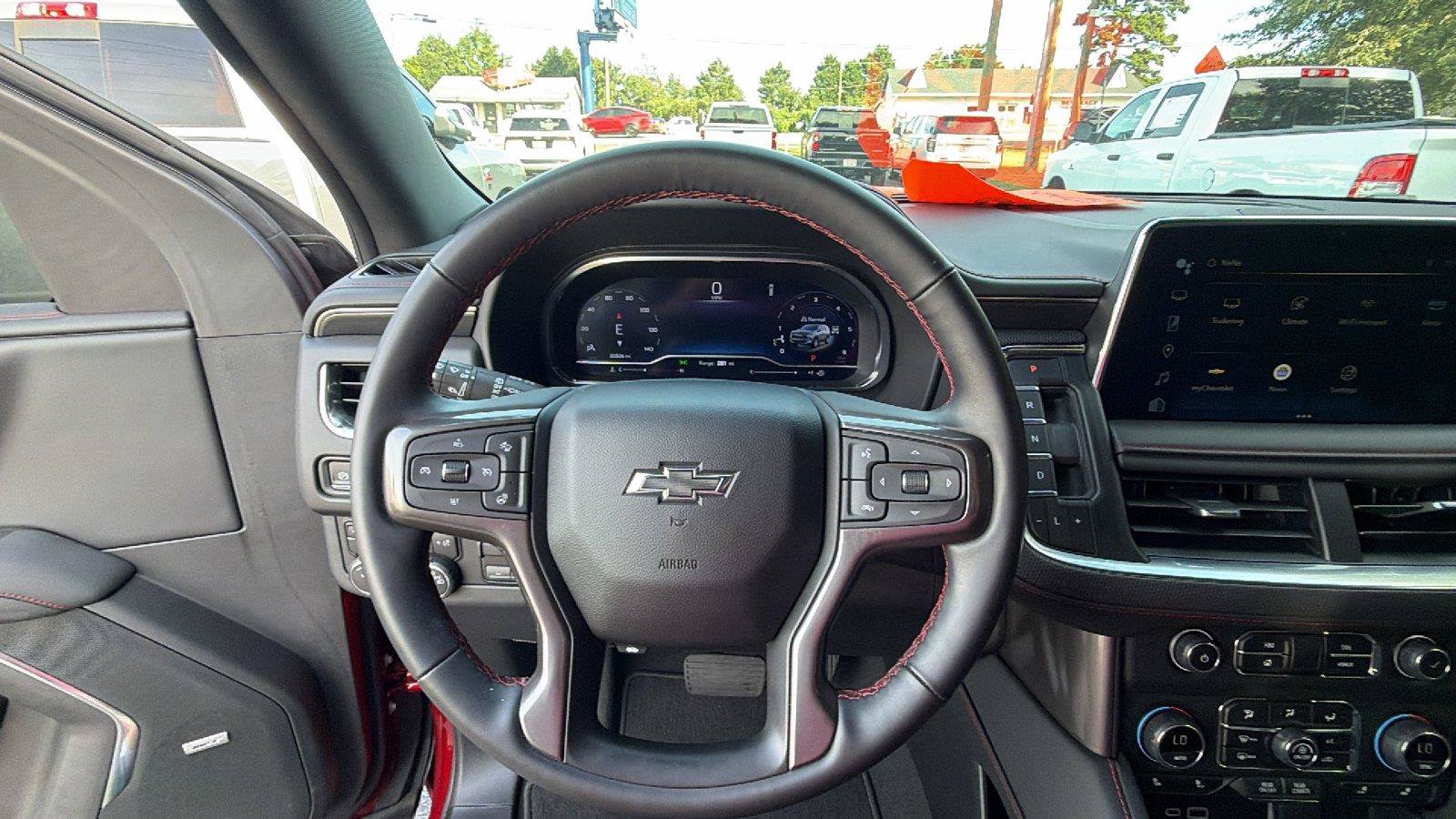 Used 2023 Chevrolet Suburban RST w/ Luxury Package AWD/4WD image 30