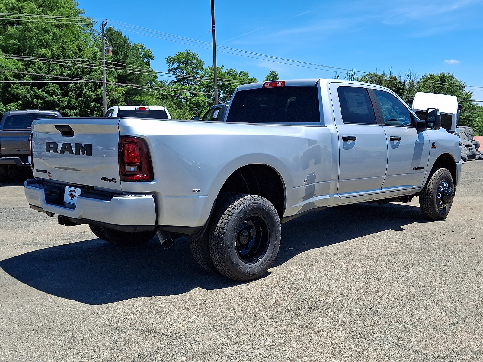 New 2026 RAM 3500 Big Horn AWD/4WD image 4