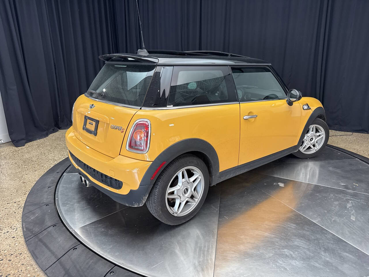 Used 2009 MINI Cooper S image 9