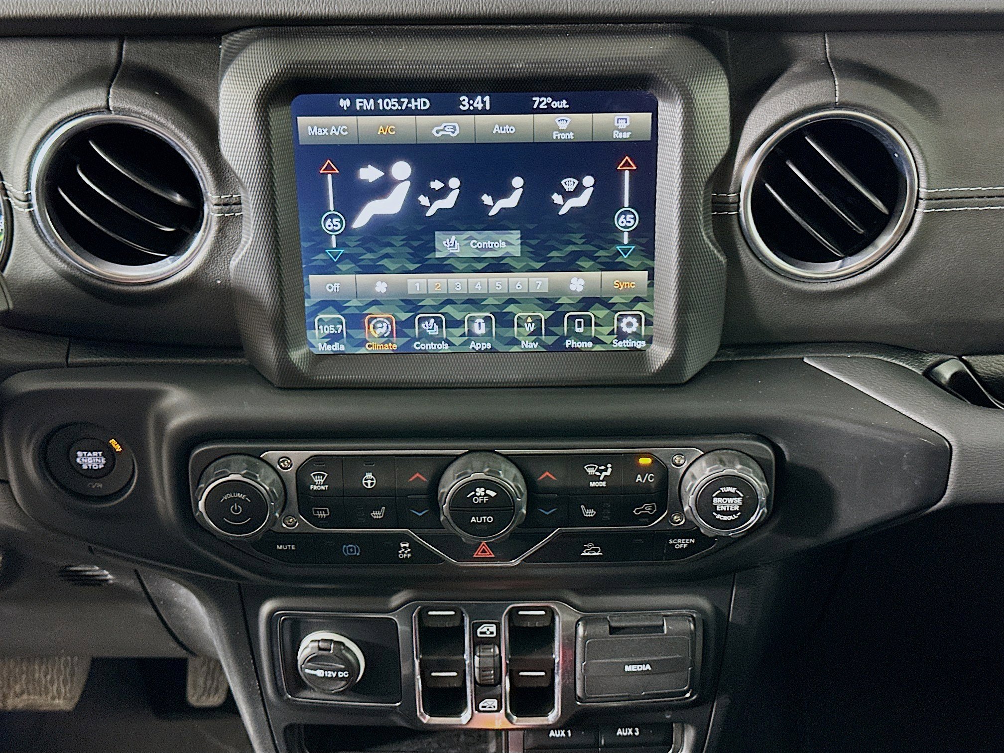 Used 2023 Jeep Wrangler Sahara w/ Cold Weather Group AWD/4WD image 23