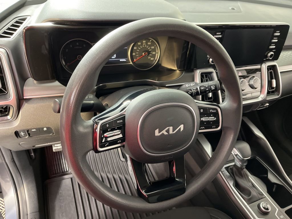 Used 2023 Kia Sorento LX image 26