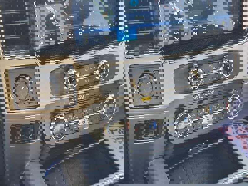 Used 2022 Ford F250 Lariat w/ Black Appearance Package image 24