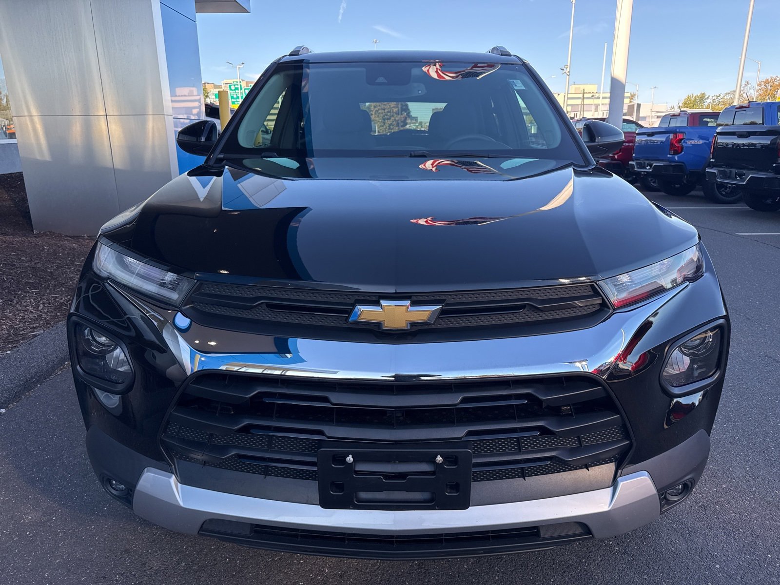 Used 2022 Chevrolet TrailBlazer LT w/ Convenience Package image 3