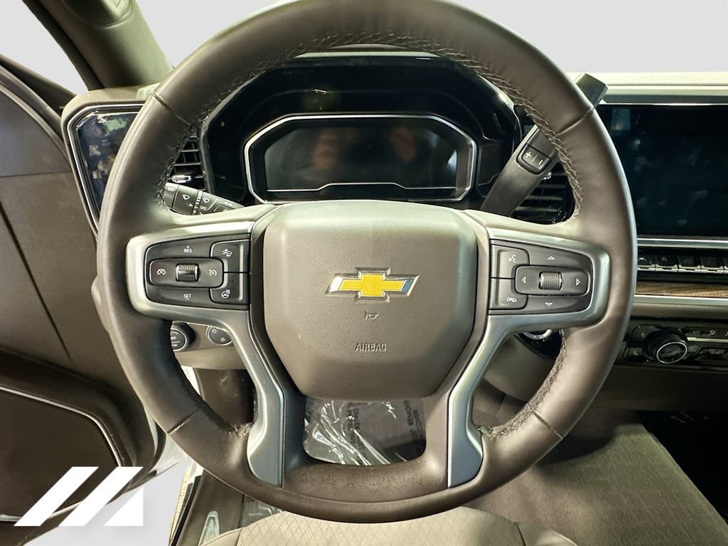 Used 2022 Chevrolet Silverado 1500 LT AWD/4WD image 11