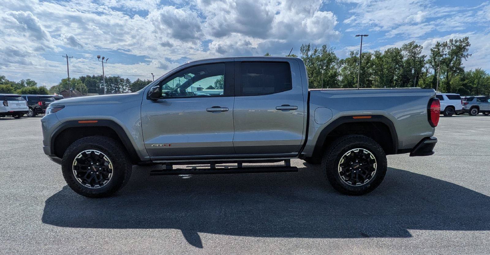 Used 2026 GMC Canyon AT4 AWD/4WD image 6